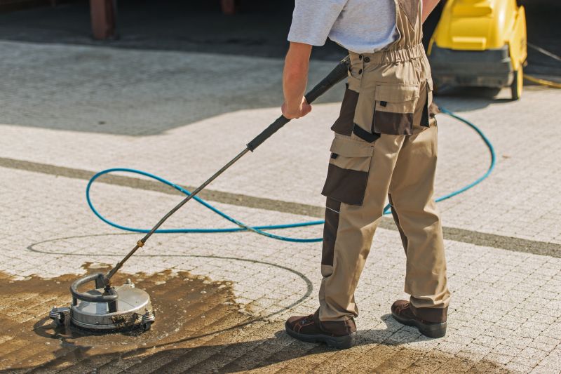 Cleaning Driveways with Power Washers